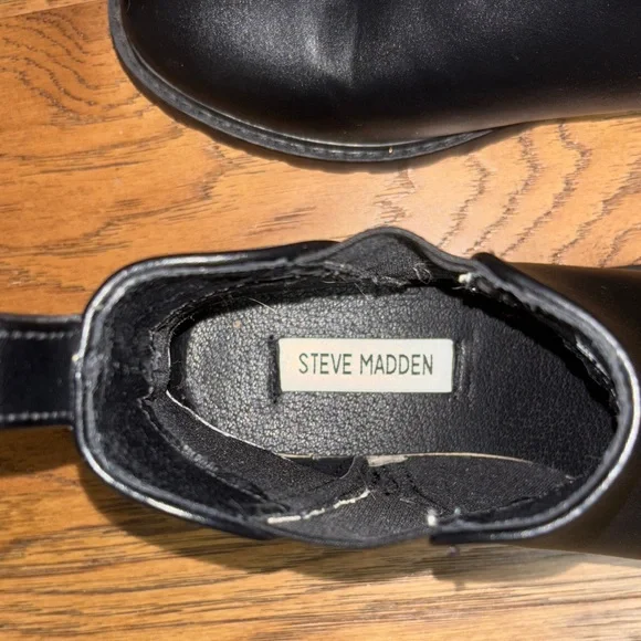 Steve Madden Classic Black Ankle Booties - Picture 4 of 9